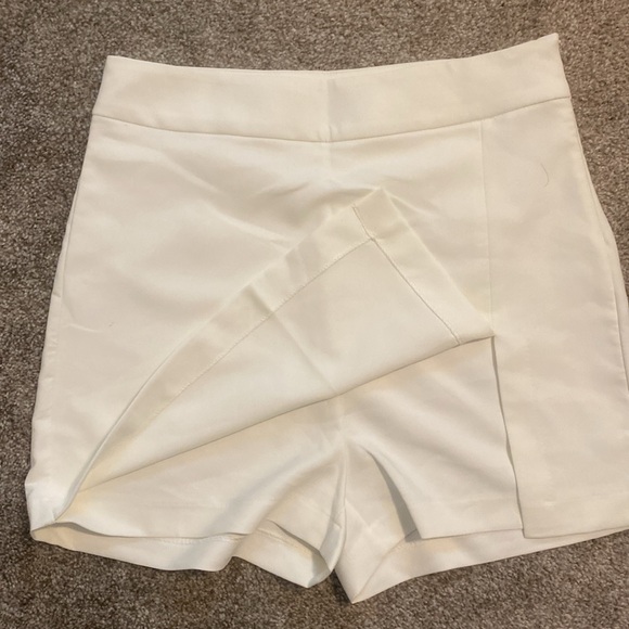 White high waisted skort - Picture 3 of 3